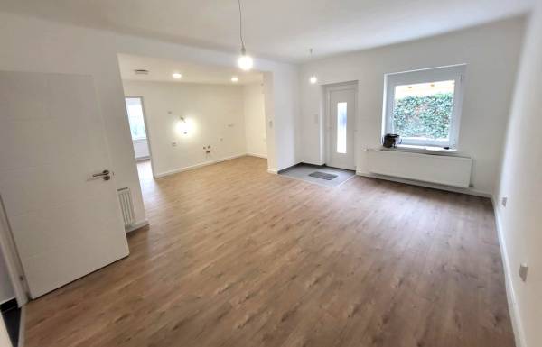 #6830 Gárdonyban eladó egy teljesen felújított családi ház!