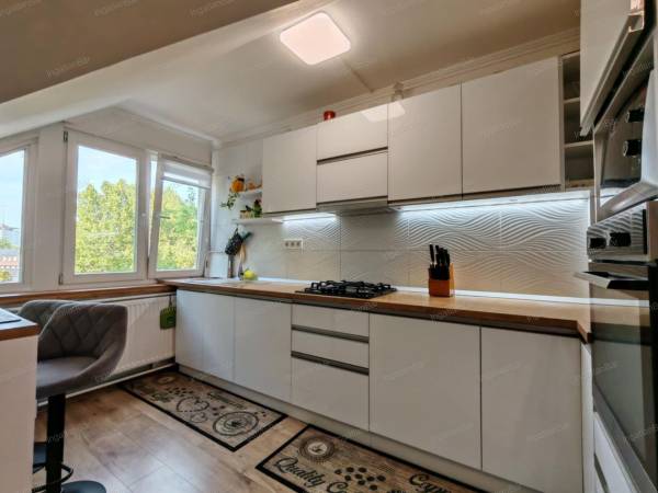 #9697 Nyíregyháza eladó lakás!