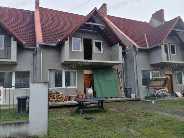 #7584 Szerkezetkész sorház Zámorban