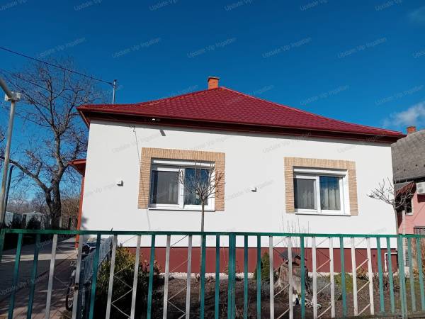 #9650 Eladó felújított családi ház Mezőszentgyörgyön