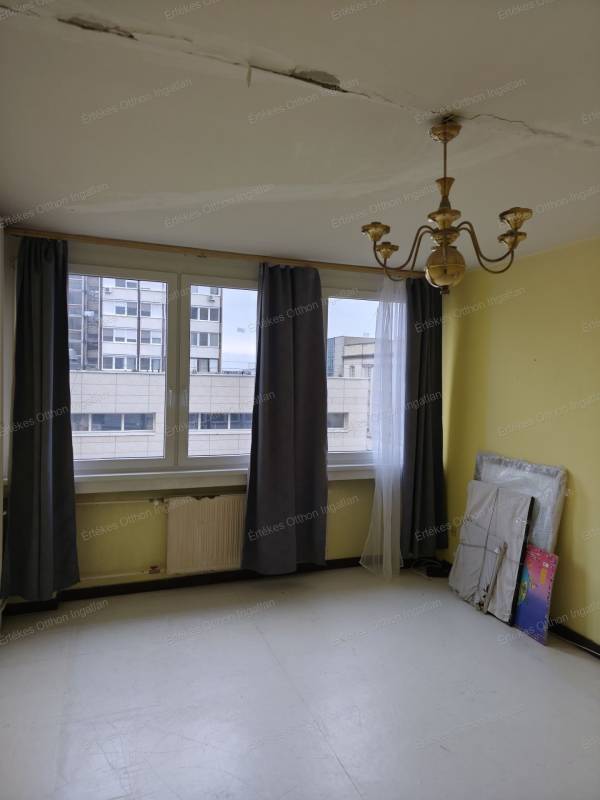 #6140 3 szobás, napfényes belvárosi lakás Debrecen szívében, a Piac utcán