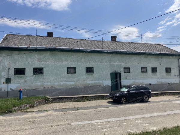 #2587 Eladó raktár Polgár város szívében – frekventált helyen, főút mellett