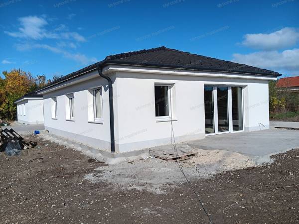 #5718 Modern elegancia Siófok-Sóstón – új építésű ikerház, ahol a minőség otthonra talál 