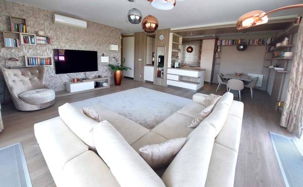 #8413 Tatabányán Penthouse lakás eladó!