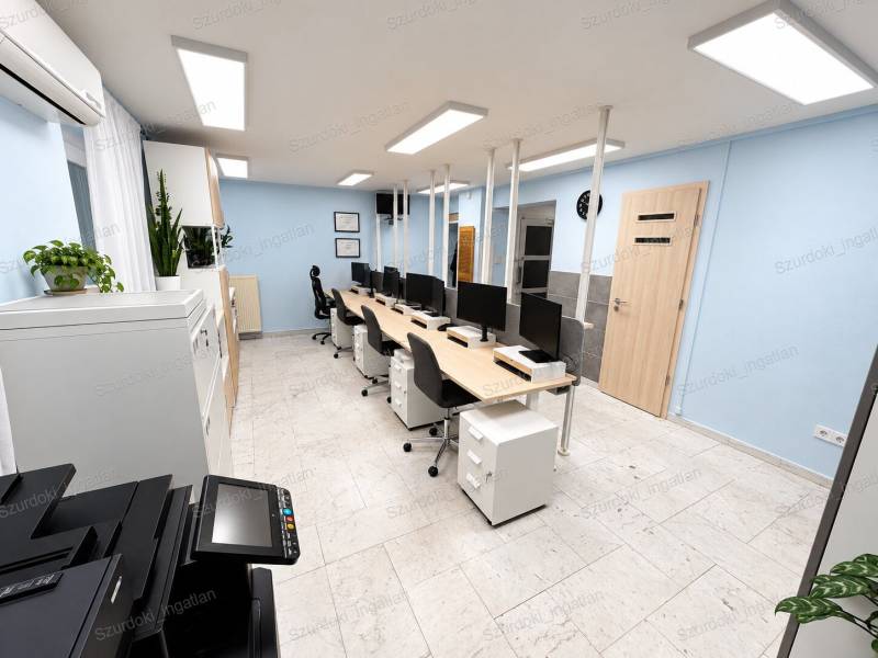 #14355 Szeged belvárosának peremén, a Mars tér szomszédságában kínálunk ELADÁSRA egy 137 m²-es, földszinti, TÉGLA építésű, jó állapotú üzlethelyiséget, kiváló lehetőségekkel!