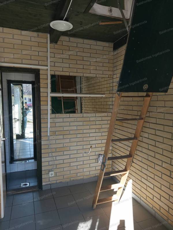 #8910 Befektetési célú üzlethelyiség Siófok szívében a Víztoronynál