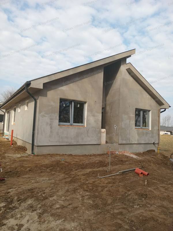 #8863 Eladó Nyíregyháza Oros nyugodt csendes részén