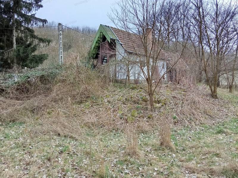 #8693 Kemencén nyaraló eladó