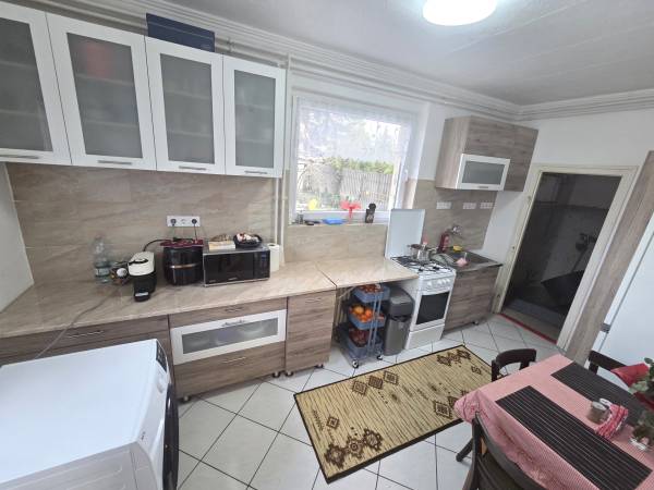 #7476 Tatabányán ELADÓ ikerház!