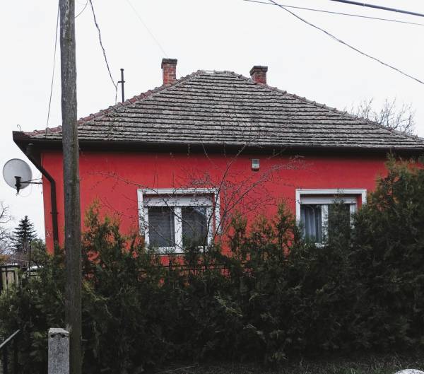 #8982 Eladó családi ház Szolnok