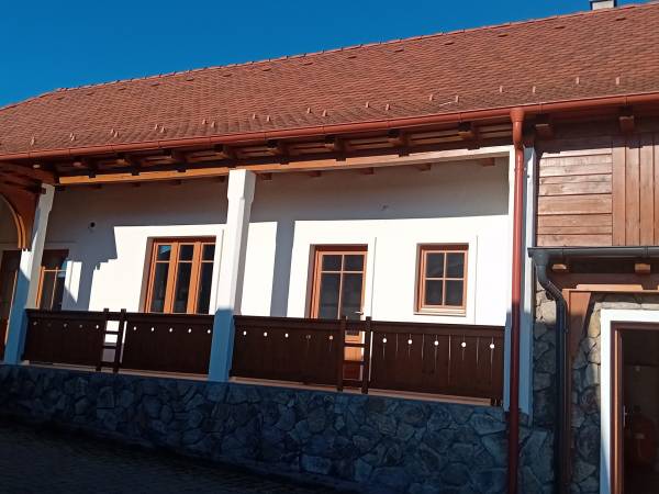 #8707 Füzér -en eladó, FALUSI TURIZMUSRA alkalmas, Lovarda, Vendégház 21ha legelő.