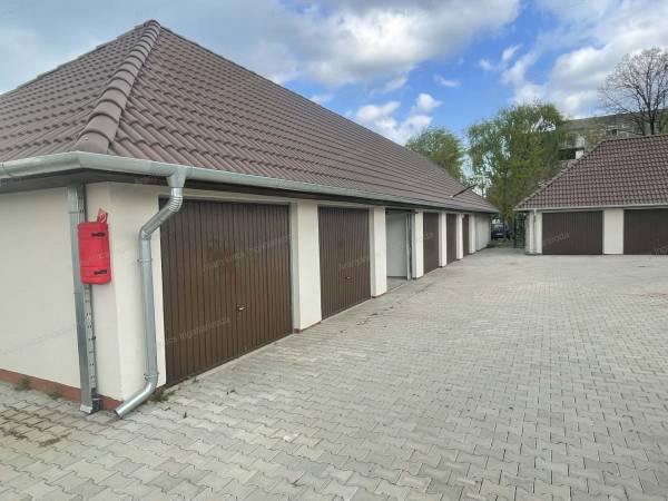 #9407 Eladó Garázs Gyulán a Paradicsomban!