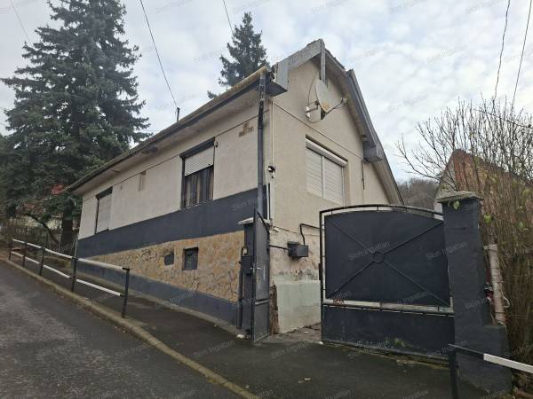 #4260 Eladó családi ház Salgótarján