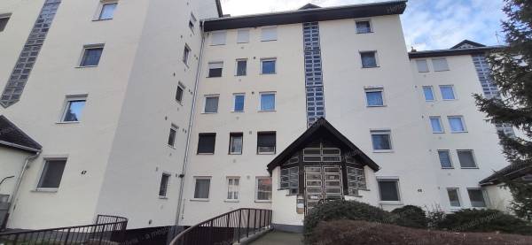 #6589 INGATLAN ÉS AUTÓ TELJES BIZTONSÁGBAN! SIÓFOKI BELVÁROSI LAKÁS ZÁRT, PARKOSÍTOTT UDVARBAN!