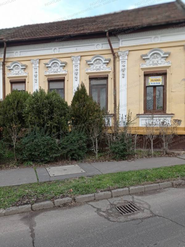 #8684 2 szobás 67 nm-es lakás eladó!