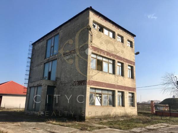 #8409 Felújításra szoruló irodaház eladó Dunaföldváron!