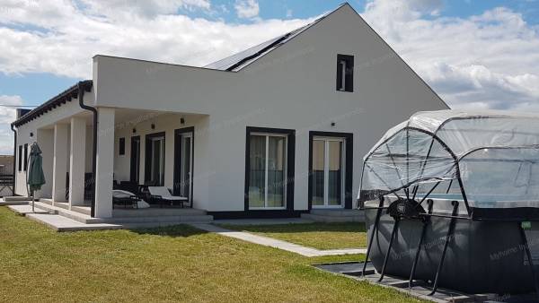 #5875 Eladó családi ház Balatongyörök