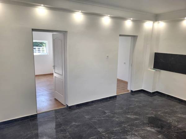 #8501 Eladó Tokodaltárón sorház!