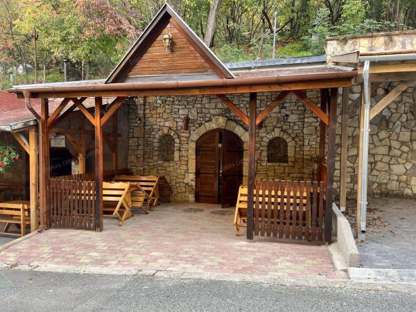 #4982 Kiemelt borospince a Szépasszonyvölgyben – exkluzív befektetési célpont 69 M Ft-ért