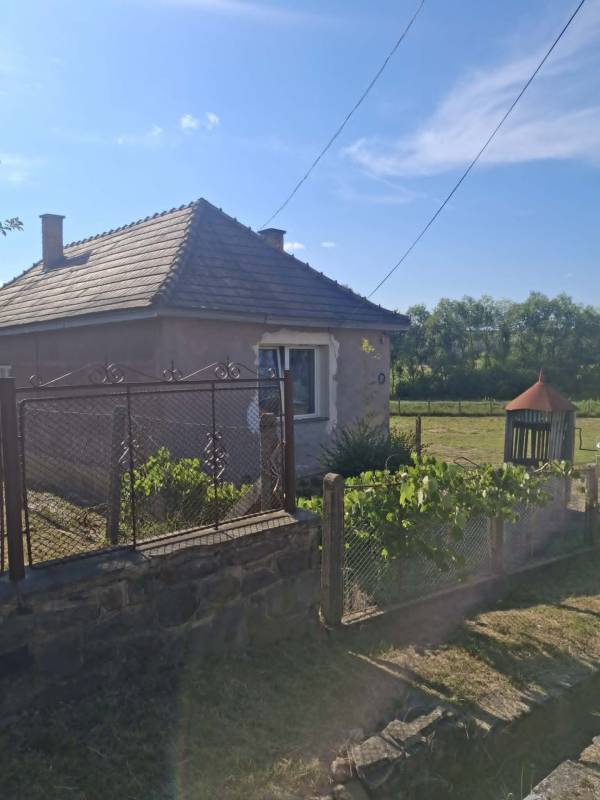 #12263 Eladó családi ház Dorogházán – 2400 m²-es saroktelken!