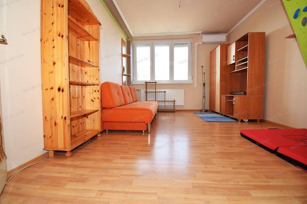 #13333 Győr-Moson-Sopron megye, Győr, Gyárváros, Tompa utca, eladó 2 és félszobás lakás