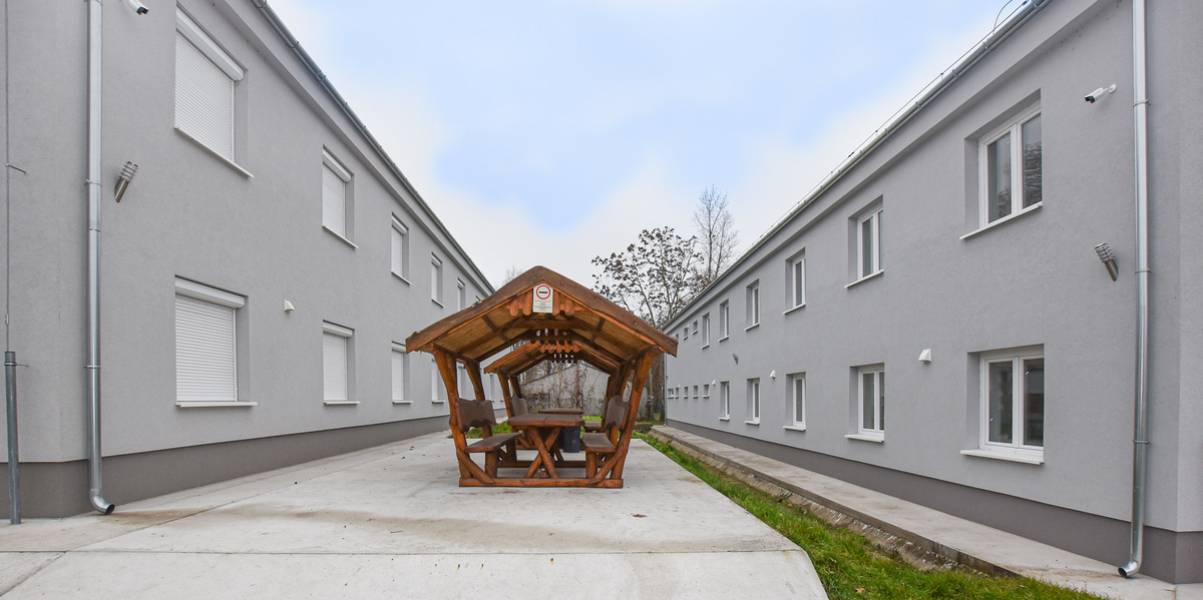 #4030 Eladó szálloda, panzió Százhalombatta