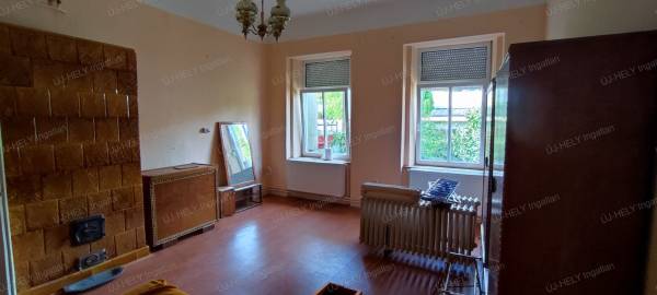 #8280 Sátoraljaújhely településen eladó udvaros társasházi lakás