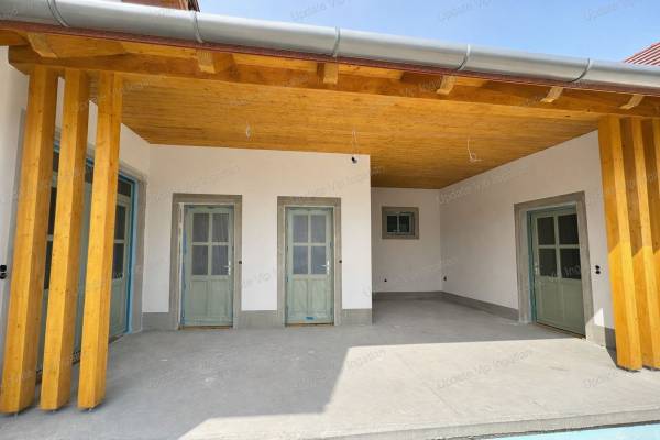 #8717 Prémium új építésű családi ház a Balaton-felvidéken – Vászoly egyik legszebb részén