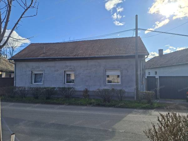 #7265 Eladó családi ház Pásztó