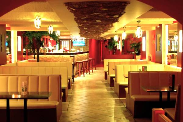 #2872 Egyedülálló üzleti lehetőség Sárvár központi részén!