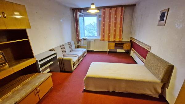 #13322 Győr-Nádorvárosban 3 szobás panellakás eladó - azonnal birtokba vehető.
