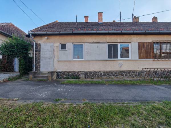 #12992 Nagylóc ikerház eladó