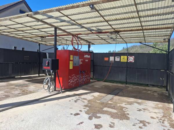 #9385 Eladó önkiszolgáló autómosó