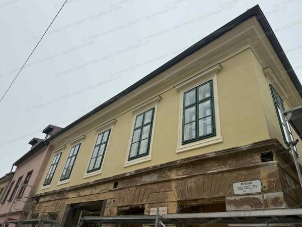 #2494 Iroda- egyedülálló történelmi környezetben!