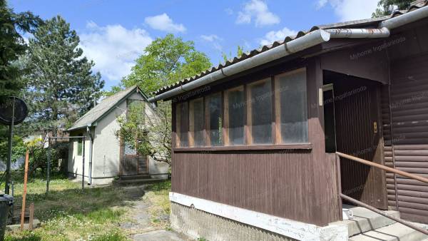#10750 Eladó nyaraló Balatonkeresztúr