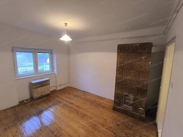 #9546 Csendes zsákutcában eladó családi ház Borbányán – azonnal költözhető