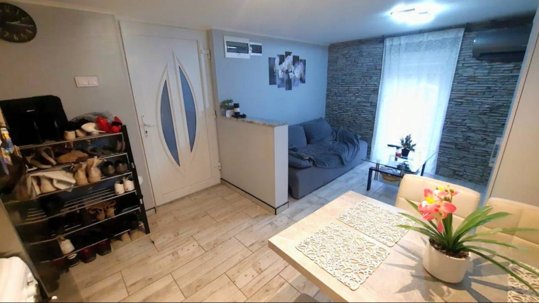 #4444 Pilisen 3 éve épült és jelenleg bővítés alatt álló 2 szintes, összesen 63 lakóterű ház, alkalmi áron eladó!