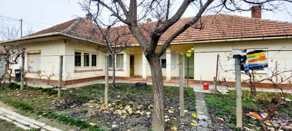 #4436 Eladó családi ház Békés