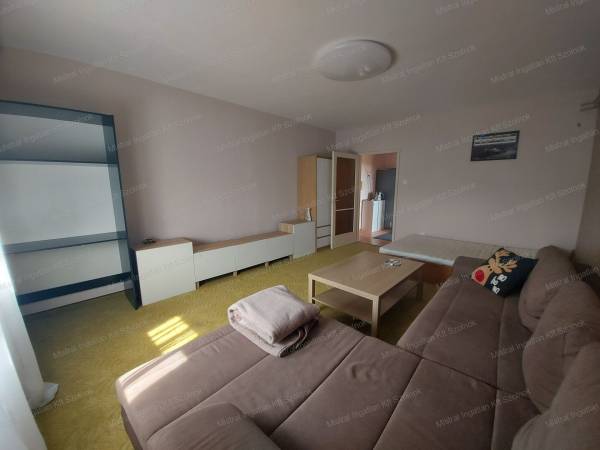 #8693 Belvárosi 2 szobás lakás eladó!