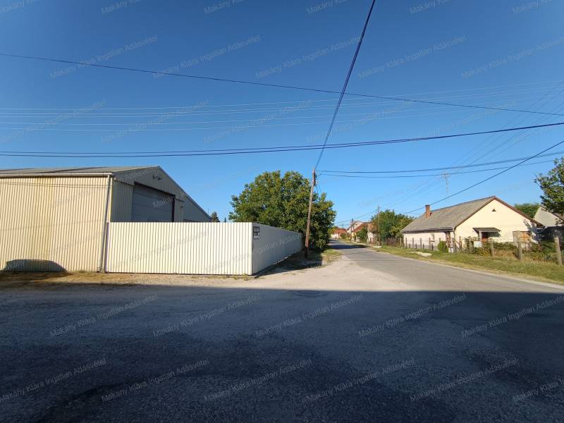 #3219 ÁRCSÖKKENÉS!!!  IZSÁKON RAKTÁR -FEDETT TÁROLÓ, SZÍN ELADÓ