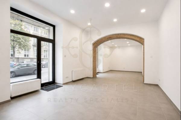 #4410 Eladó utcafronti üzlethelyiség