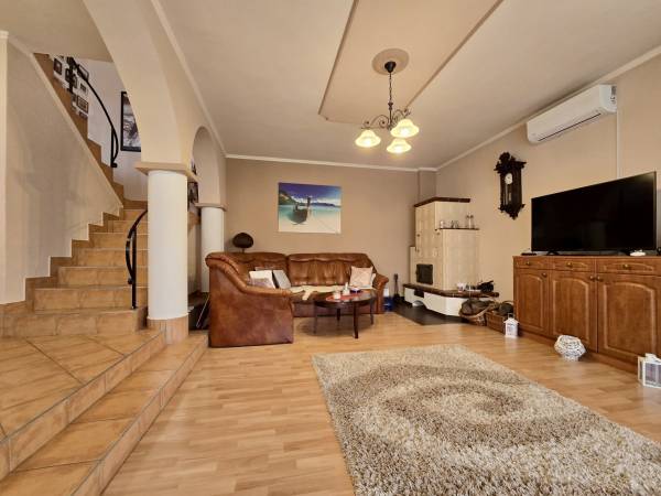 #7559 EXKLUZÍV ÉLETTÉR BALATONI PANORÁMÁVAL – PRIVÁT WELLNESS ÉLMÉNNYEL 