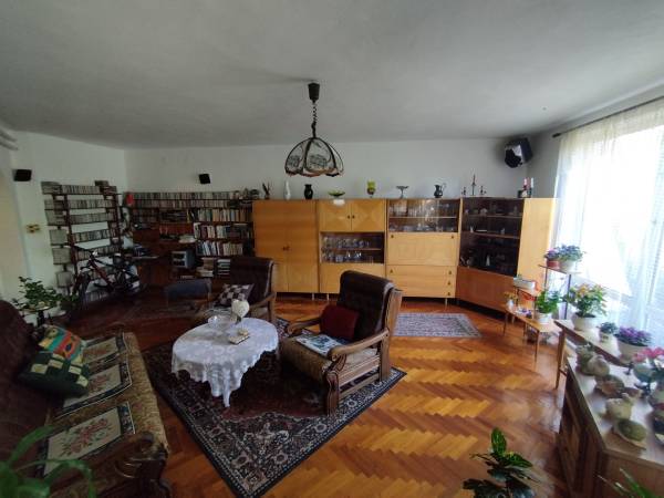 #8666 Miskolcon eladó 5 szobás családi ház