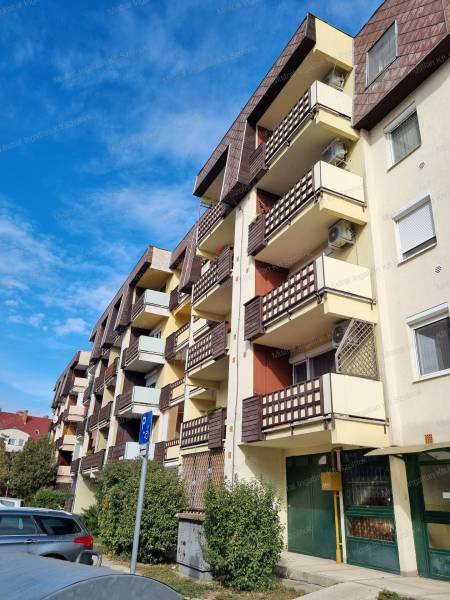 #7234 Szolnok belvárosában 48 nm-es lakás eladó!