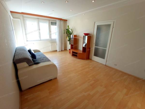 #9236 XI. kerület közkedvelt részén – Kelenföldön. Jó elosztású (1 db nagyszoba, 2 db kisszoba) - Remek lokációval rendelkező eladó lakás!