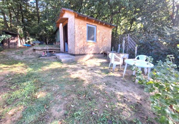 #8520 Síkvölgyön az Öregalmásban Kert Eladó!