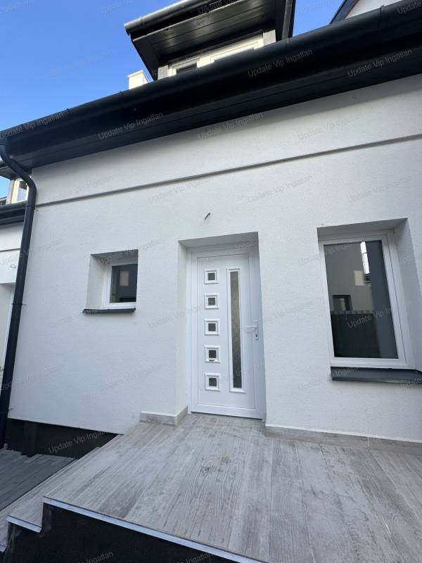 #8014 BALATONSZÁRSZÓN ÚJÉPÍTÉSŰ LAKÁS KERTKAPCSOLATTAL ELADÓ!