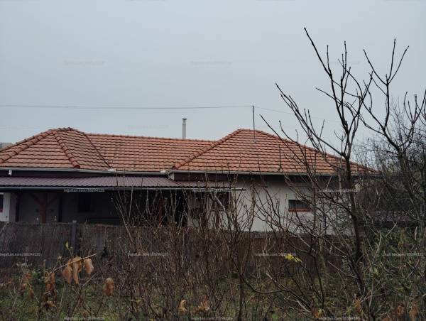 #11542 Eladó Gyömrő kedvelt, csendes részén egy 2005-ben épült, 72m2-es családi ház, 250m2-es telekkel.