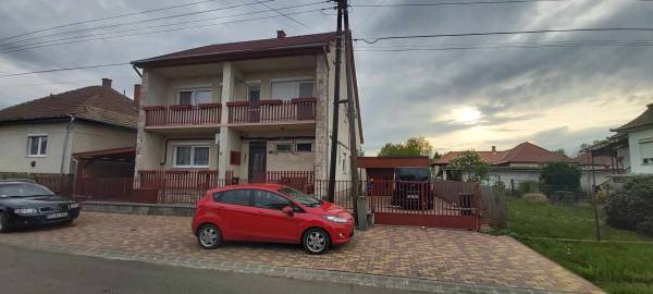 #4165 Eladó felújított 2 szintes családi ház Bátonyterenye-Kisterenyén, befektetésnek kiválló