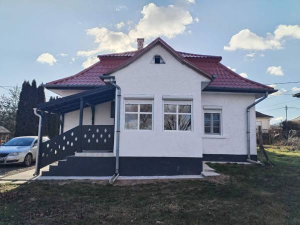 #4635 Két funkció, egy ingatlan: felújított családi ház + működő vendégház Recsken Otthonteremtés és azonnali üzleti lehetőség a Mátrában